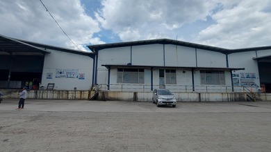 Gudang Strategis di Jalan Raya Gunung Putri, Bogor