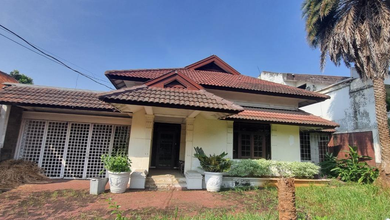 Rumah Mewah di Menteng, Jakarta Pusat, 5 Kamar Tidur, LT 611m²