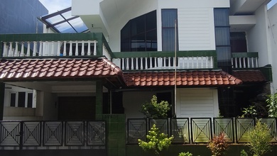 Hunian Mewah di Intercon, Jakarta Barat, 5 Kamar Tidur, LT 240m²