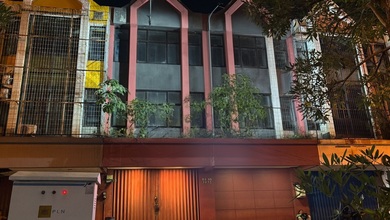 Ruko Gandeng 3 Full Renovasi Dijual Cepat Murah Lokasi Strategis