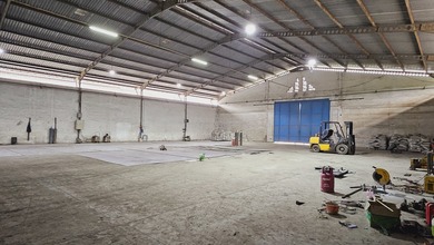 Gudang Murah Dijual Cepat Lokasi Pinggir Jalan Utama 2 Jalur Bisa Lewat Kontainer