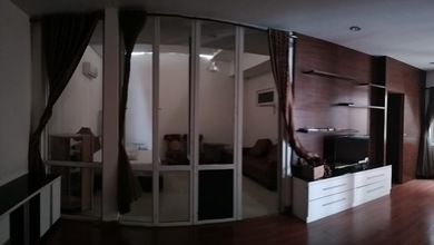 Dikontrakkan Rumah Murah di Raffles Hills, Jakarta Timur, LT 200m²