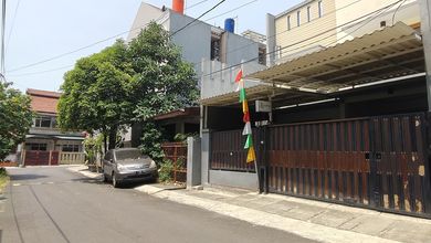 Dijual rumah Eksklusif di Bendungan Hilir, Jakarta Pusat - LT 126m²