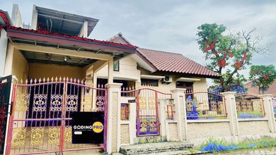 Rumah Sewa Nyaman Lokasi Raffles Hills, Jakarta Timur, LB 250m²