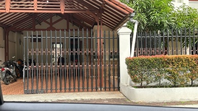Rumah Sederhana Disewakan di Raffles Hills, Jakarta Timur, Harga Ekonomis