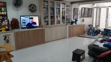 Hunian Elegan di Taman Cosmos, Jakarta Barat, 6 Kamar Tidur, LT 415m²
