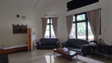 Rumah Elegan di Jagakarsa, Jakarta Selatan, 5 Kamar Tidur, LT 1703m²