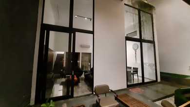 Dijual rumah Eksklusif di Duri Kepa, Jakarta Barat - LT 180m²