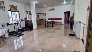 Jual Rumah Cantik Luas 404 m2 di Duri Kepa, Jakarta Barat