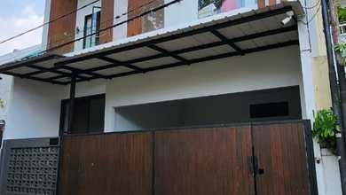 Hunian Mewah di Kawasan Taman Meruya, Jakarta Barat, LB 450m², Harga 8,5 Miliar