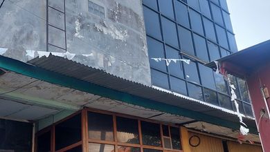 Dijual Ruko 4 1/2 lantai di Pembangunan Jakarta Rp 12 M Nego Ruko 75 m HGB Butuh Renovasi