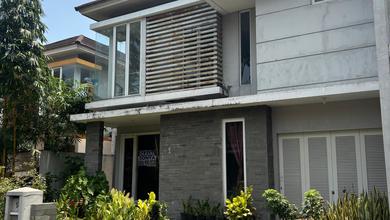 Rumah Elite di Kawasan Suvarna Sutera, Tangerang, LB 250m², Harga 2,6 Miliar