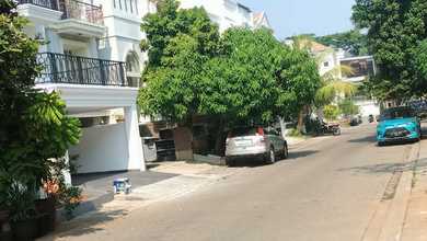 Rumah Area Luxury Pantai Indah Kapuk, Jakarta Utara - Harga Terbaik 9,2 Miliar