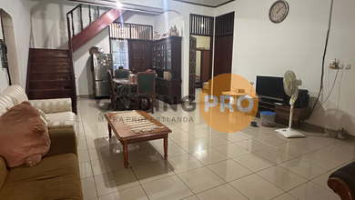 Rumah Elite di Kawasan Kedoya, Jakarta Barat, LB 250m², Harga 4,5 Miliar