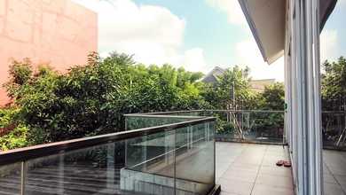 Rumah Mewah di Lippo Karawaci, Tangerang, 5 KT, LT 240m²