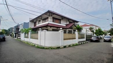 Dijual rumah Premium di Kedoya Selatan, Jakarta Barat - LT 327m²