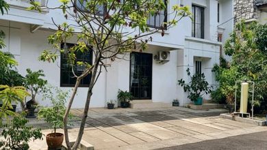 Rumah Elite di Kawasan Lippo Karawaci, Tangerang, LB 400m², Harga 3,75 Miliar