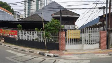 Rumah Eksklusif Luas 450 m2, di Salemba, Jakarta Pusat