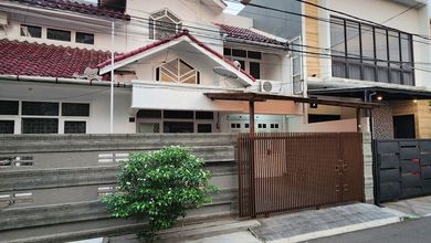 Kesempatan Eksklusif, rumah Mewah di Pondok Indah, Jakarta Selatan, LB 350m²