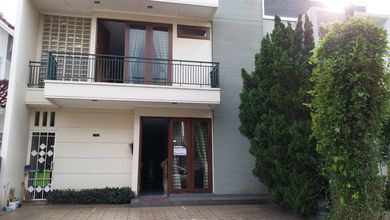 Rumah Area Premium Lippo Karawaci, Tangerang - Harga Menarik 2,6 Miliar