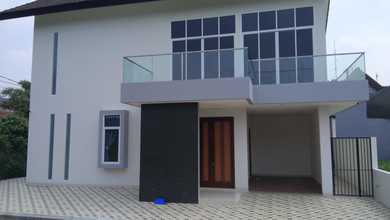 Rumah Mewah di Lippo Karawaci, Tangerang, 5 KT, LT 240m²