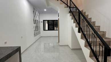 Rumah Mewah di Kawasan Tanjung Duren Utara, Jakarta Barat, LB 183m², Harga 2,75 Miliar