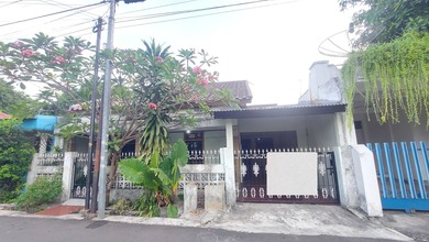 Penawaran Langka, rumah Mewah di Duren Sawit, Jakarta Timur, LB 200m²