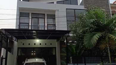 Rumah Elite di Kawasan Kemang Pratama, Bekasi, LB 222m², Harga 2,8 Miliar