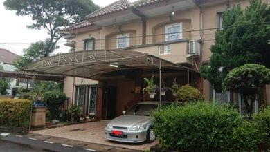 Hunian Mewah di Jatinegara, Jakarta Timur, 4 KT, LT 244m²