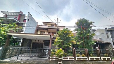 Dijual rumah Eksklusif di Duren Sawit, Jakarta Timur - LT 368m²