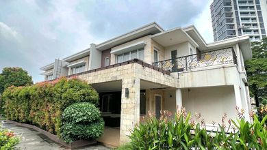 Hunian Elegan di Lebak Bulus, Jakarta Selatan, 9 Kamar Tidur, LT 333m²