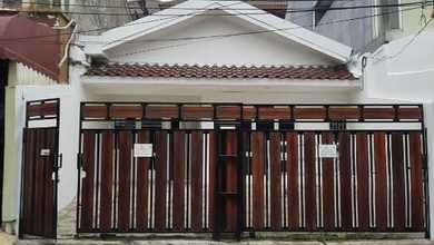 Hunian Mewah di Kramat, Jakarta Pusat, 6 Kamar Tidur, LT 166m²