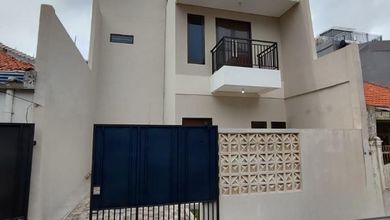 Kesempatan Langka, rumah Mewah di Pulomas, Jakarta Timur, LB 110m²