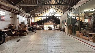 Ruang Usaha Ex Bengkel MURAH Dibawah NJOP Strategis di Pramuka, Jakarta Timur