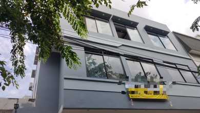 Gedung 3,5 Lantai Lokasi Strategis Dekat Mall Kelapa Gading