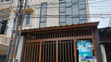 Hunian Elite di Kawasan Grogol, Jakarta Barat, LB 269m², Harga 3,1 Miliar