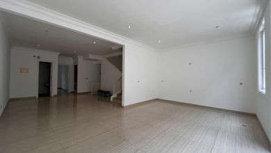 Hunian Elegan di Cilandak, Jakarta Selatan, 5 Kamar Tidur, LT 154m²