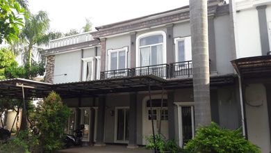 Kesempatan Eksklusif, rumah Prestisius di Modernland, Tangerang, LB 385m²