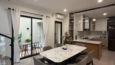 Hunian Mewah di Kawasan Summarecon Serpong, Tangerang, LB 150m², Harga 4,5 Miliar