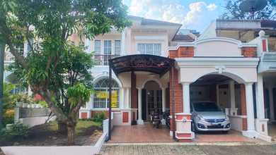 Rumah Area Premium Kota Wisata, Bogor - Harga Menarik 5,5 Miliar