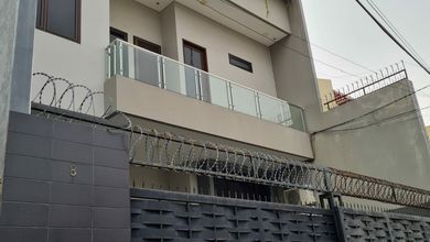 Kesempatan Langka, rumah Mewah di Johar Baru, Jakarta Pusat, LB 560m²
