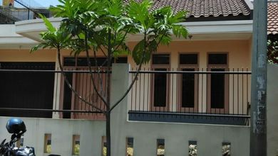 Jual Rumah Siap Tinggal di Taman Kopo Indah, Bandung, LT 153 m2