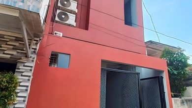 Rumah Elegan di Kebayoran Lama, Jakarta Selatan, 9 KT, LT 56m²