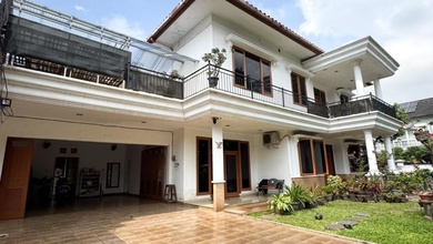 Rumah Elegan di Kayu Putih, Jakarta Timur, 7 Kamar Tidur, LT 657m²