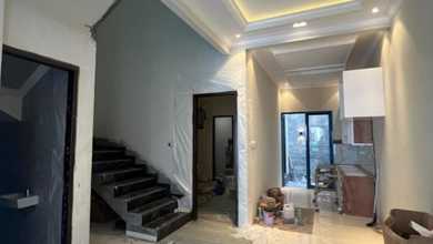 Penawaran Eksklusif, rumah Mewah di Cempaka Putih, Jakarta Pusat, LB 200m²