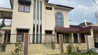 Rumah Mewah di Kawasan Griya Shanta, Malang, LB 400m², Harga 6 Miliar