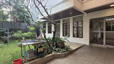 Disewakan Rumah Murah di Kebayoran Baru, Jakarta Selatan, LT 325m²