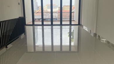 DI JUAL RUKO TIGA LANTAI SIAP PAKAI LOKASI STRATEGIS BSD Griya Loka, Tangerang