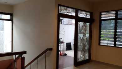 Dikontrakkan Rumah Murah di Green garden, Jakarta Barat, LT 300m²