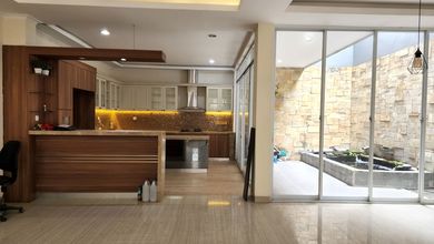 Dijual rumah Premium di Green Lake City, Jakarta Barat - LT 144m²